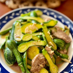 BA CHỈ XÀO BÍ NỤ