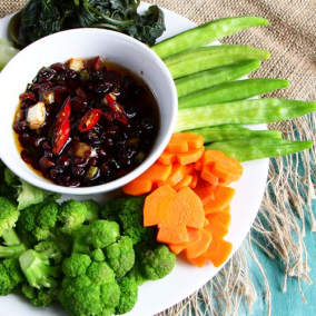 NGŨ QUẢ LUỘC KHO QUẸT