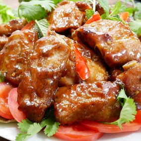 SƯỜN HEO XÀO CHUA NGỌT