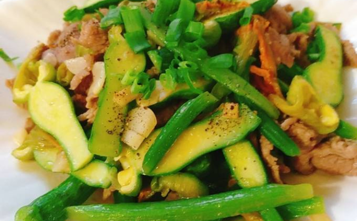 BÒ XÀO BÍ NỤ