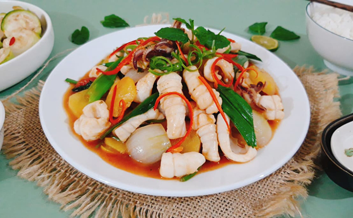 MỰC XÀO CHUA NGỌT
