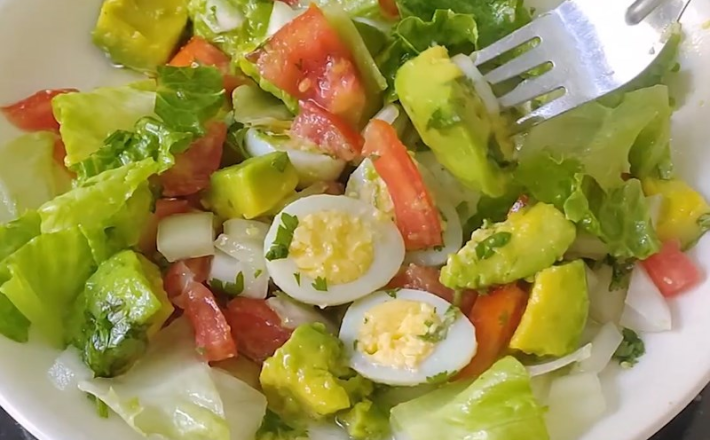 SALAD TRỨNG